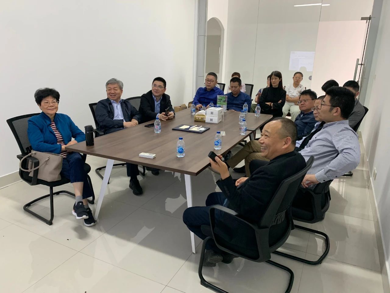 蜜桃成品人视频免费入口