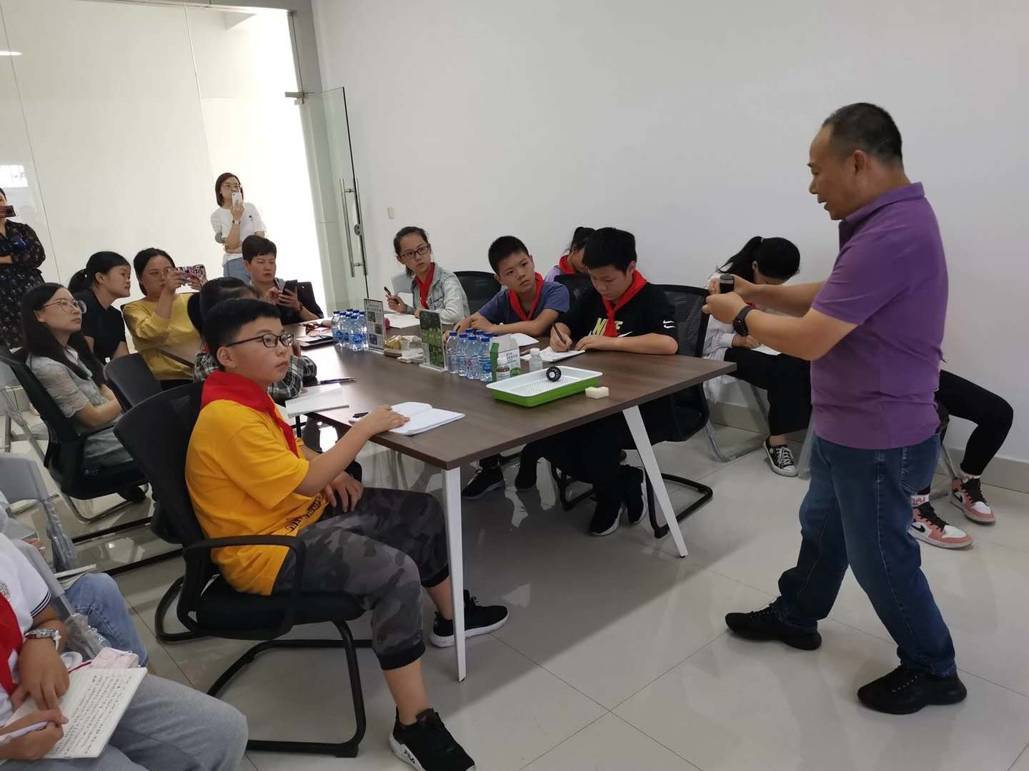 蜜桃成品人视频免费入口